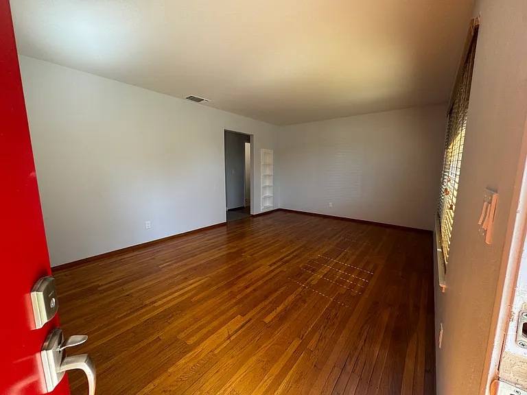 4101 Newell St — Photo 3