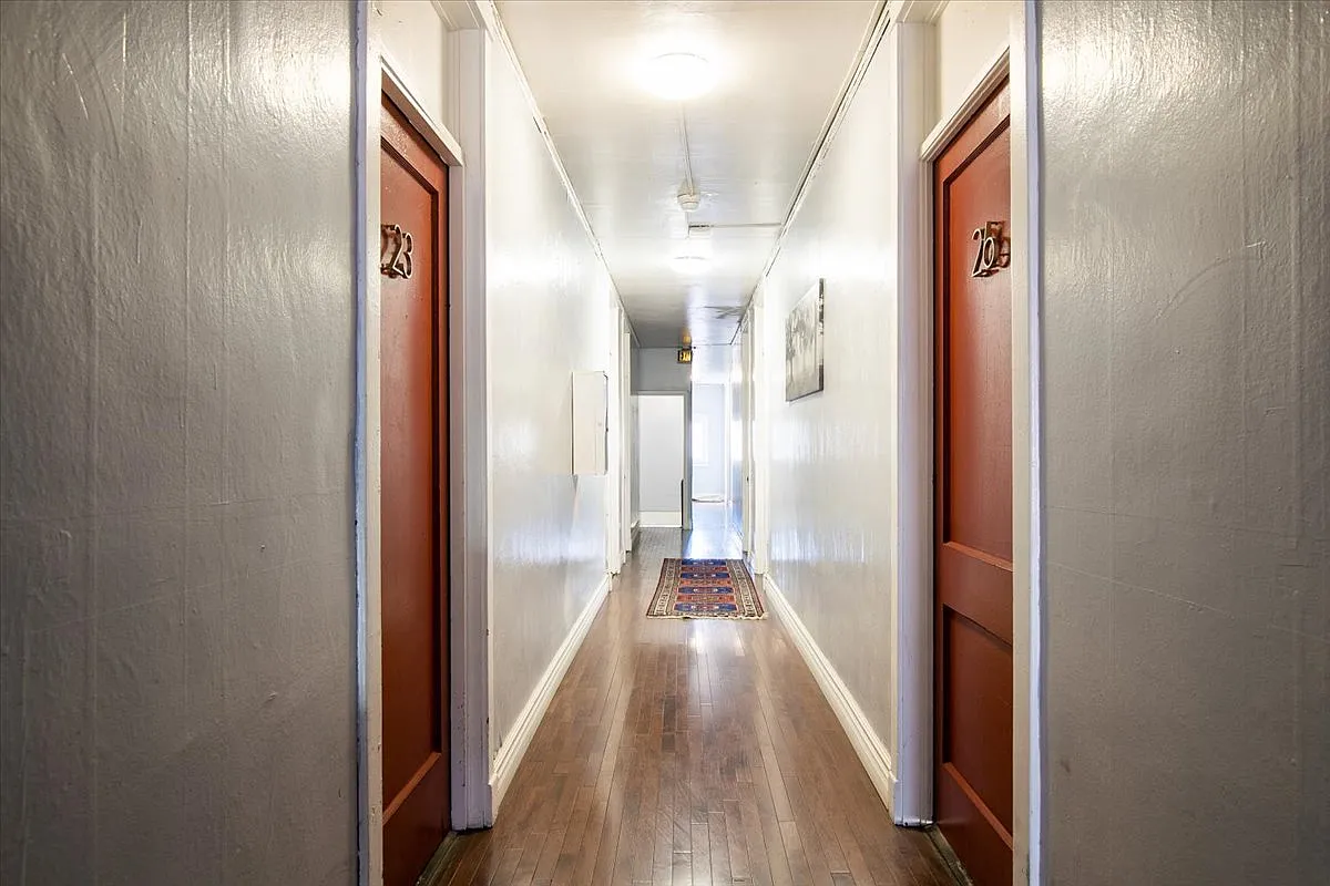 1235 Washington St — Photo 4
