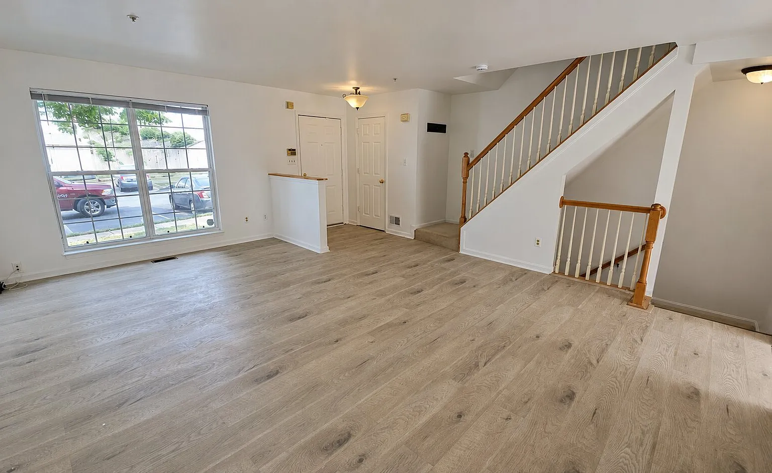 Spacious 3-BR Townhome for Rent in Garrison Overlook — Photo 3