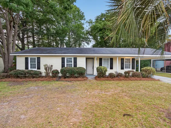 1305 Sussex Dr, Tifton, GA 31794