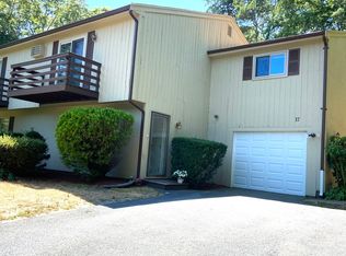 17 Surrey Ln, Bourne, MA 02532