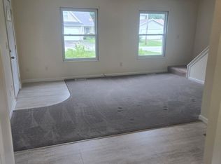 1863 Sedro St, Cuyahoga Falls, OH 44221