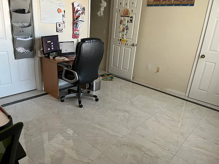 18001 Richmond Place Dr #423 — Photo 10