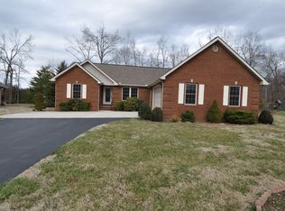 187 Brookstone Drive, Crossville, TN 38555