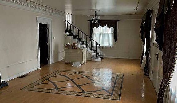 3rd image of 321 7th Ave N