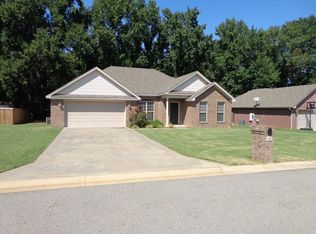 74 Rebecca Ln, Searcy, AR 72143