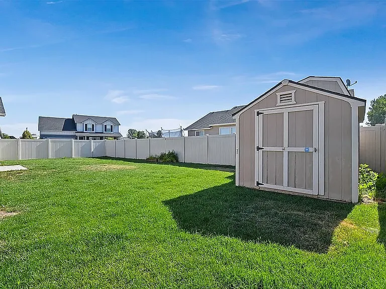 2114 N Rosedust Dr — Photo 13