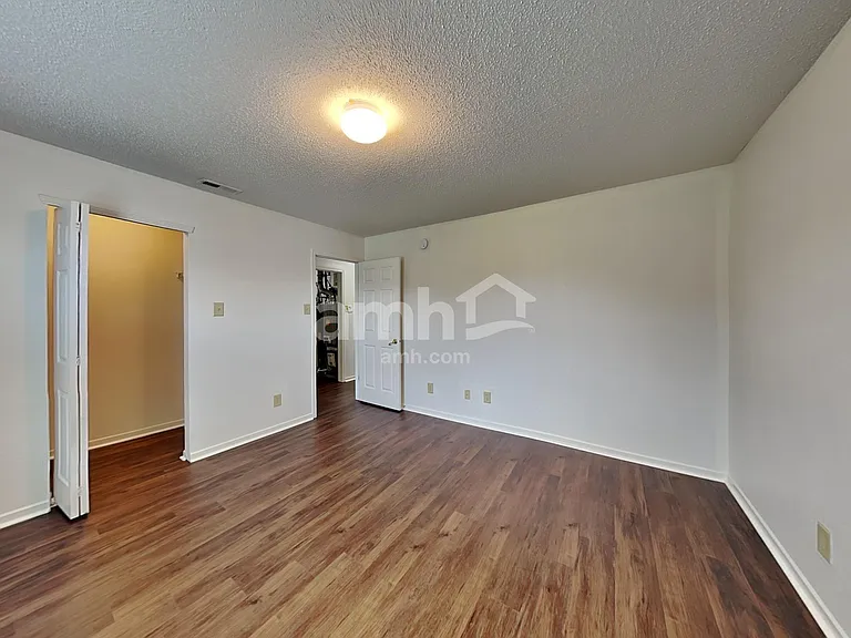 7540 Wymm Ln — Photo 17
