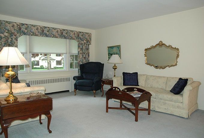1st image of 85 Somerset Ave