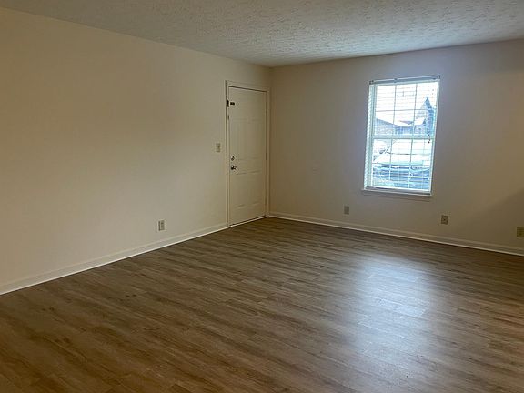 5th image of 1055 N Buckman St #10