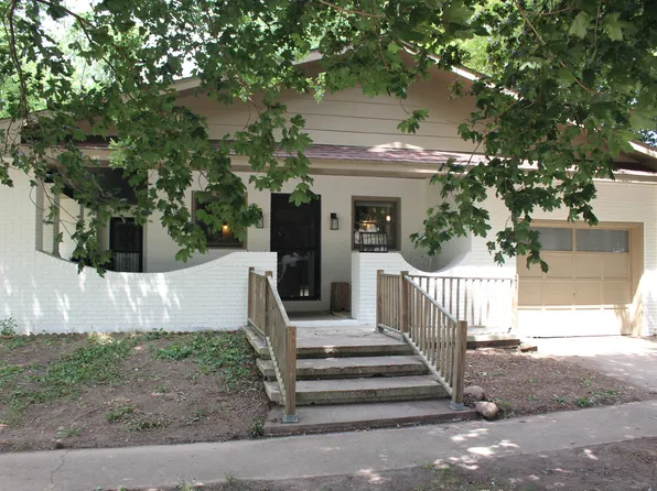 21 Ash St, Weldon, IL 61882