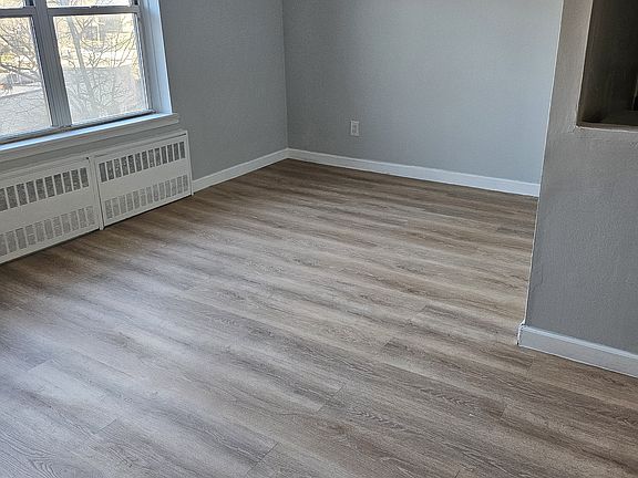 4th image of 44-30 Douglaston Pkwy #5C-11