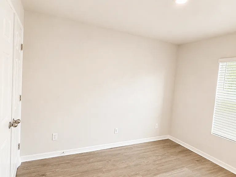 363 Greenbriar Blvd — Photo 13