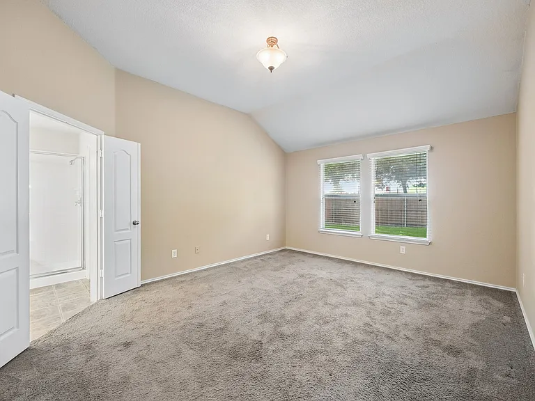 1552 Sleepy Hollow Dr — Photo 15