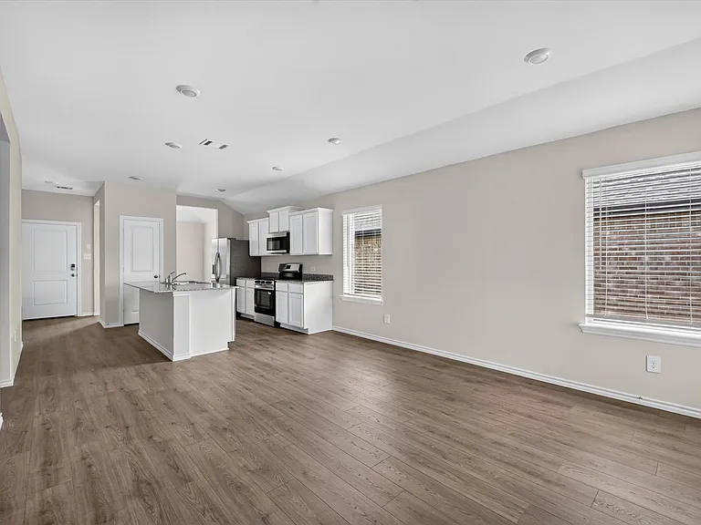 3330 Catamount Dr — Photo 3