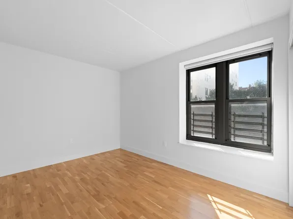 310 Clarkson Avenue image 10 of 26