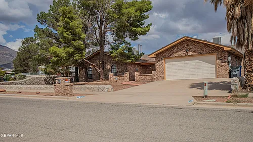 4521 R L Shoemaker Dr Photo 1