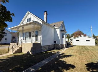 1012 11th Ave, Menominee, MI 49858