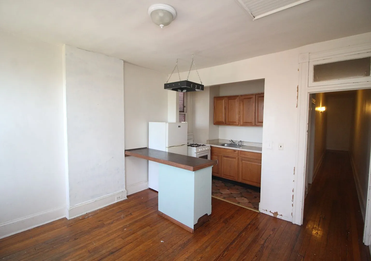 2842 St Paul Street — Photo 4