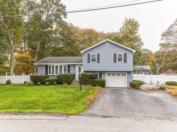 31 Savoy St, Billerica, MA 01821