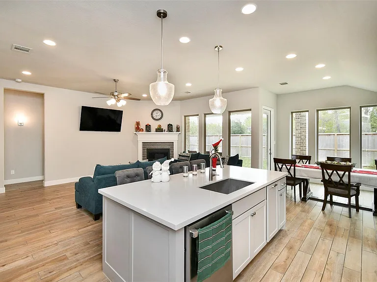 5042 Albany Shores Ln — Photo 19