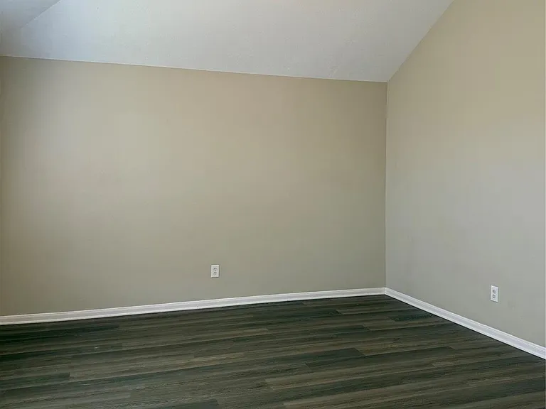 7111 Favian Ct — Photo 6