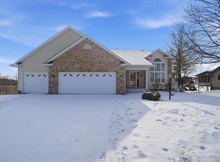 4724 Donald Dr, Cedar Falls, IA 50613