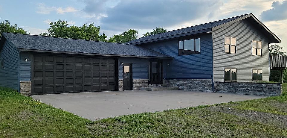 1st image of 958 165th Ct NE