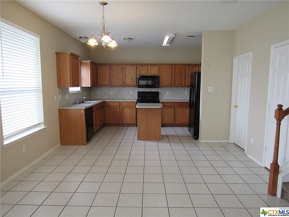 3rd image of 5007 Golden Gate Dr