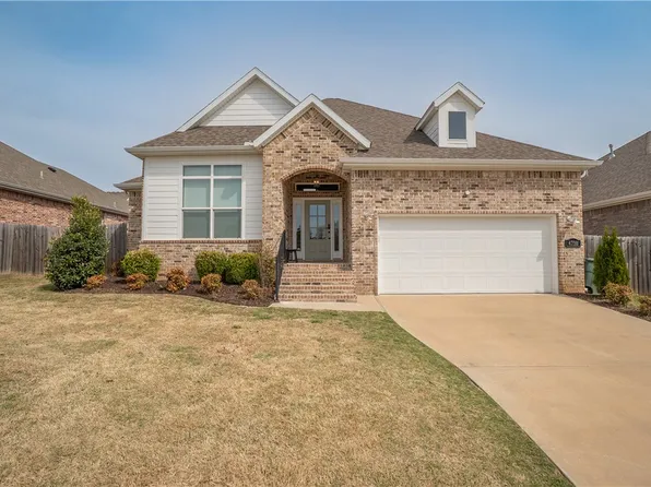 4710 W Canyon Run Dr, Fayetteville, AR 72704