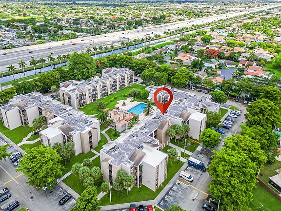 5th image of 3581 SW 117th Ave #5-209