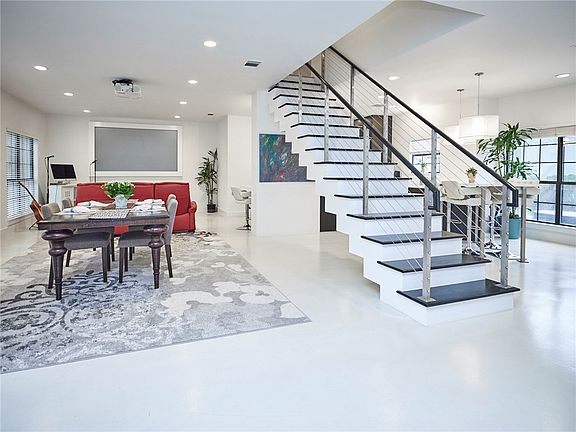5th image of 10408 Loring Dr
