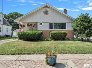 1405 Monument Ave, Springfield, IL 62702