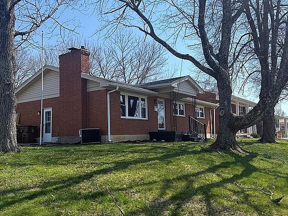 2nd image of 407 Westwood Dr