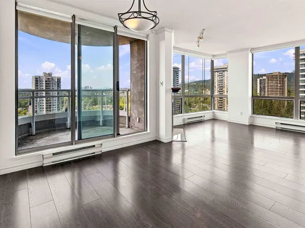 9603 Manchester Dr #2205, Burnaby, BC V3N 4Y7
