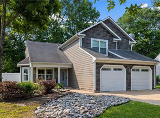 2389 Kerr Dr, Virginia Beach, VA 23454