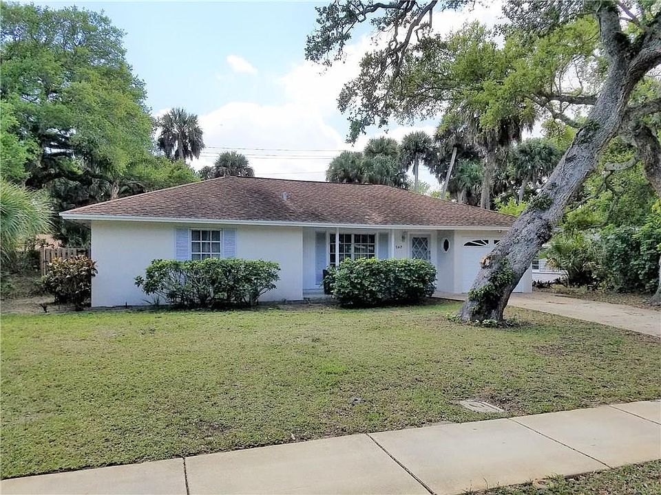 1st image of 742 Dahlia Ln