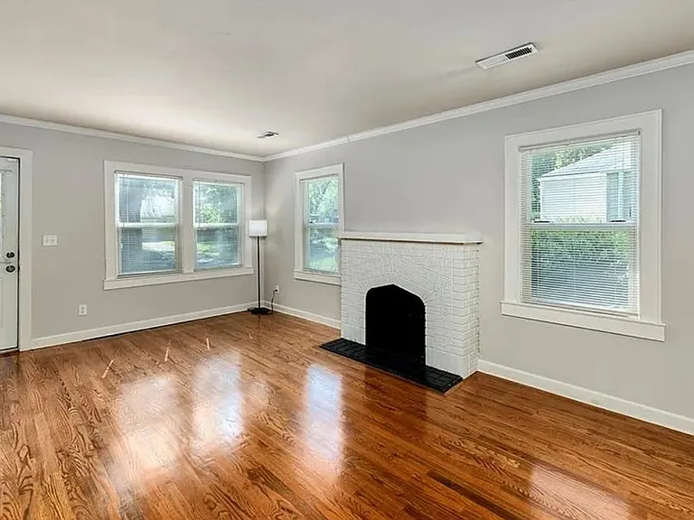 5900 Fontana St — Photo 3
