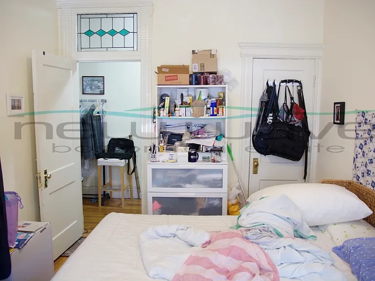 100 Queensberry St #6 — Photo 12