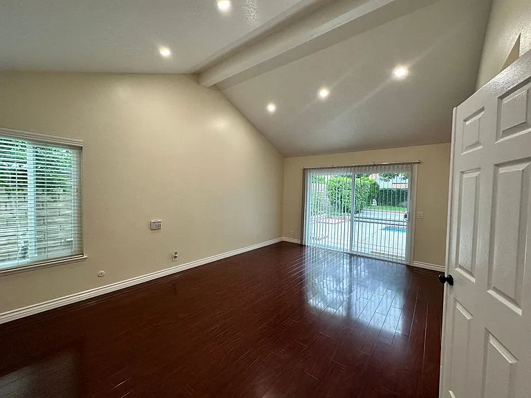 23689 Burton St — Photo 12