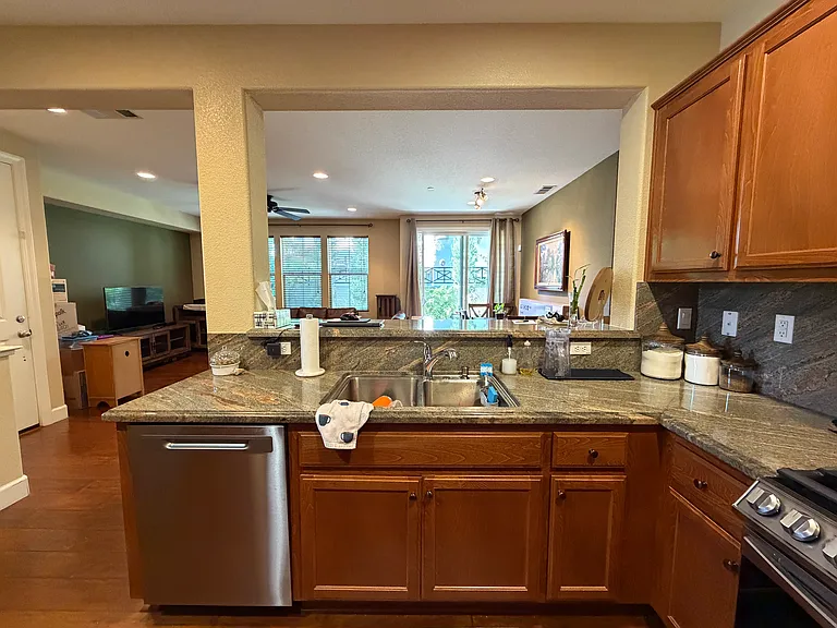 202 Rodin Ln — Photo 4