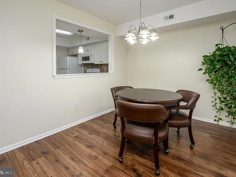 339 Woodlake Dr — Photo 4