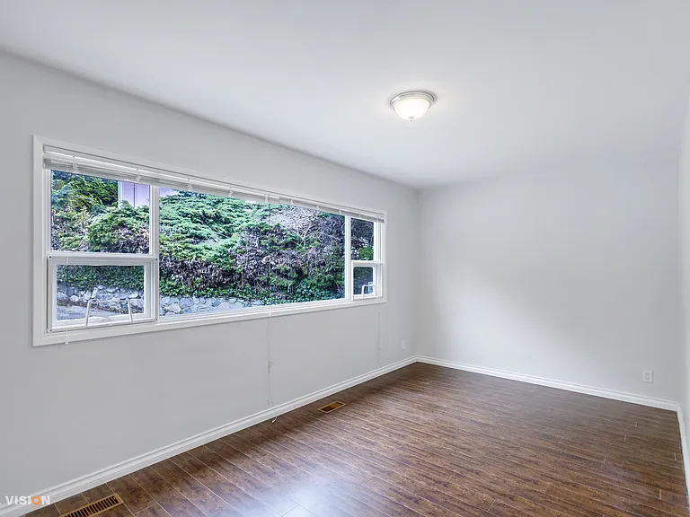 915 Eyremount Dr — Photo 15