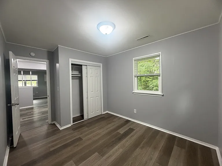902 E Frederick St — Photo 11