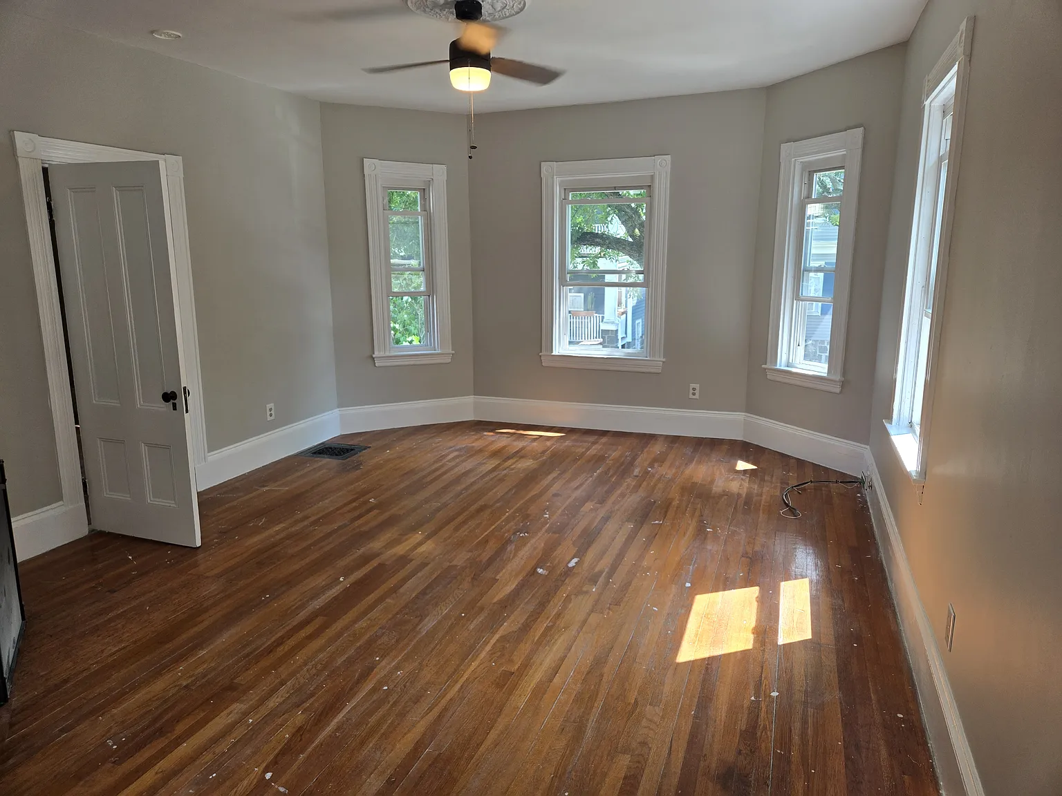 3 bed, 1200 sqft, $3,600 — Photo 4