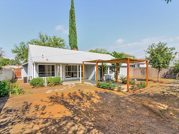 5th image of 17442 Arminta St