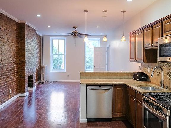 2nd image of 606 Vanderbilt Ave APT 1