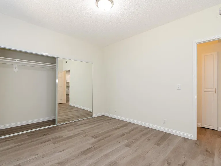 1939 Beloit Ave #103 — Photo 20