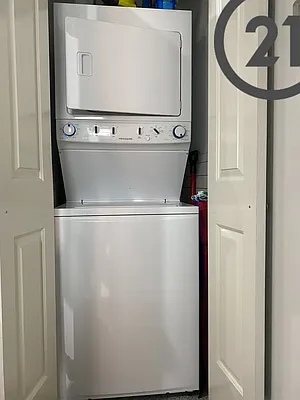 Rented by Century 21 Unique Realty | media 4