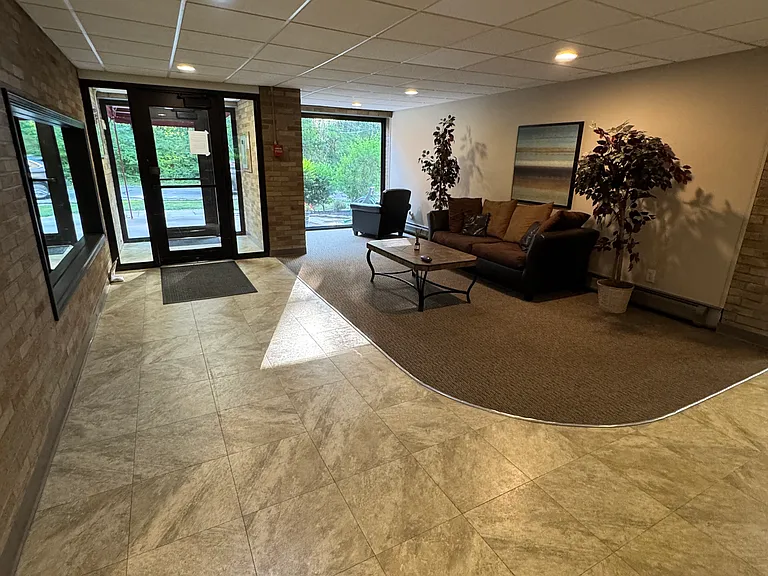 115 S Rocky River Dr #201 — Photo 2